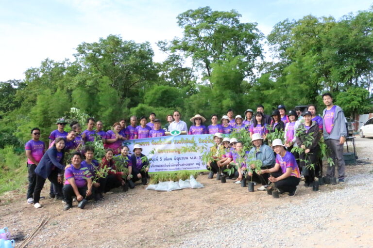 โครงการท้องถิ่นไทย รวมใจภักดิ์ รักษ์พื้นที่สีเขียว เพื่อเพิ่มพื้นที่สีเขียว