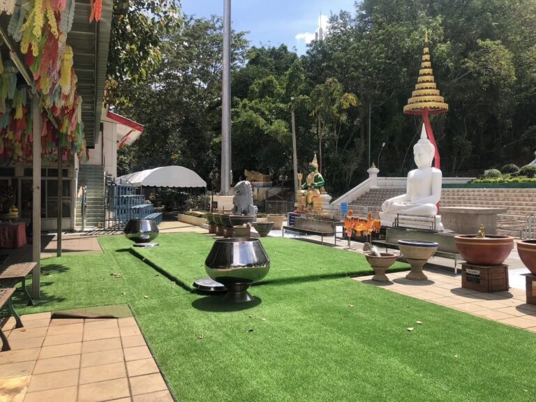 จัดเตรียมสถานที่สำหรับงานบุญพรรษา ตักบาตรเทโวโรหณะ 2567