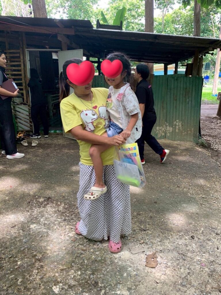 ส่งเด็กกลับคืนสู่อ้อมกอดของครอบครัว