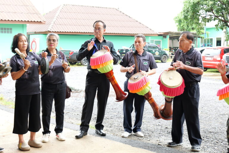 ยินดีต้อนรับ เทศบาลเมืองประจวบคีรีขันธ์ ดูงาน รร.ผู้สูงอายุ